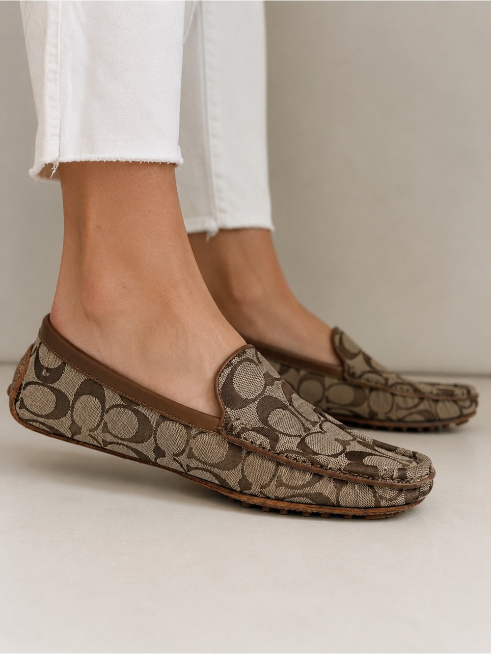 Coach Giselle Signature Driving Loafers Made in Italy Brown Tan Monogram Mocks